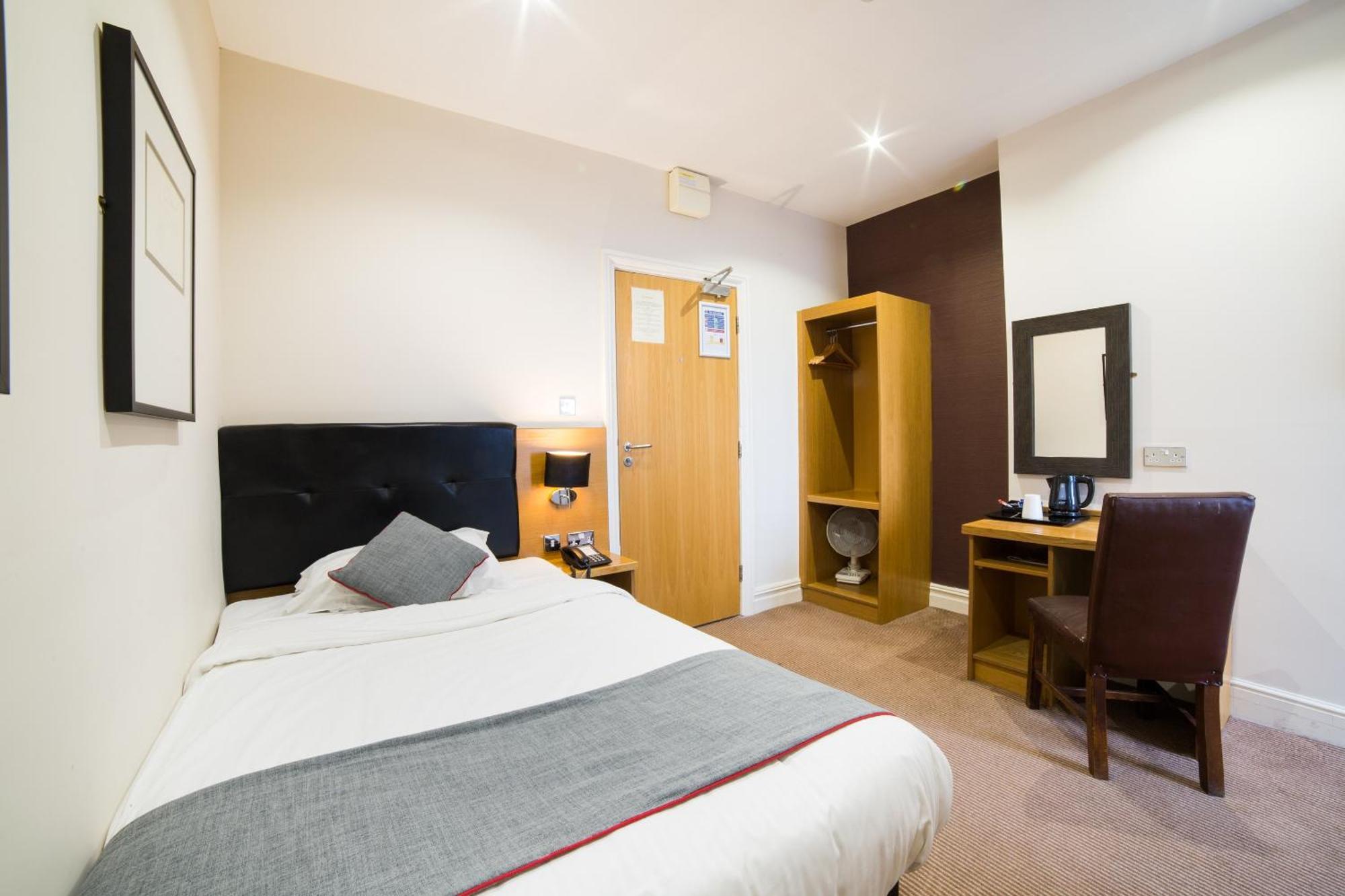 Oyo Imperial Hotel Barrow-in-Furness Ngoại thất bức ảnh